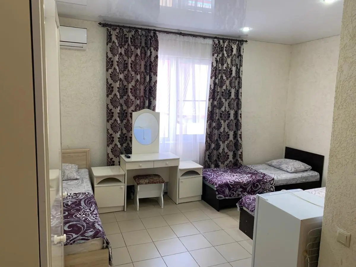 Дивноморское: Guesthouse U Ivana