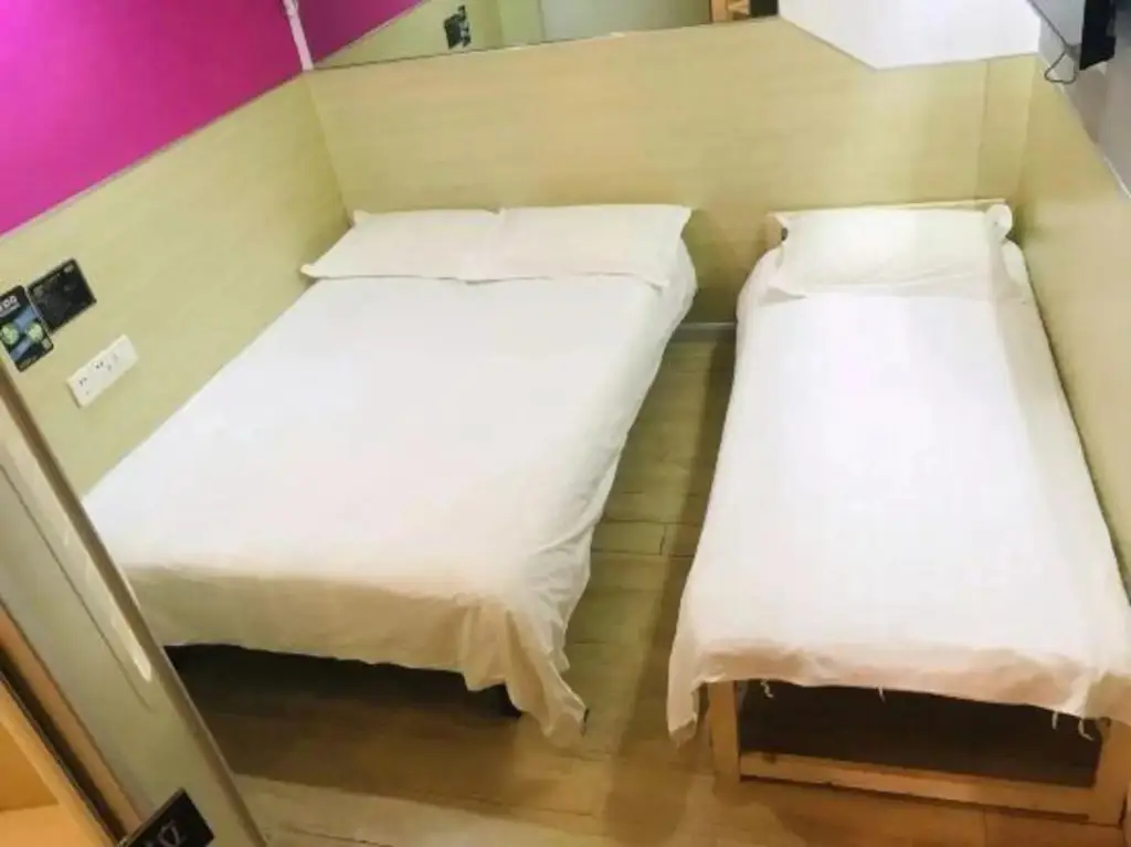 Шанхай: 100 Inn (Shanghai Pudong Lingang University Town store)