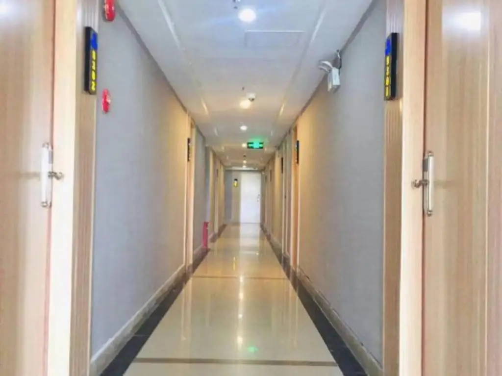 Шанхай: Minjiang Hotel