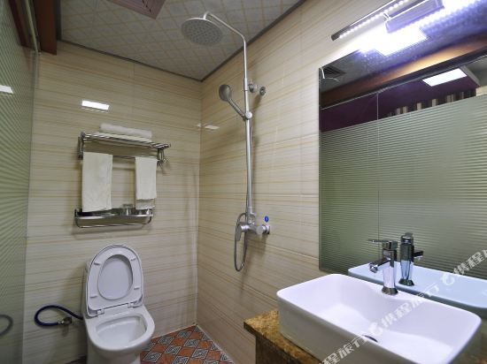 Аньшунь: Huangguoshu Family Portrait Hotel