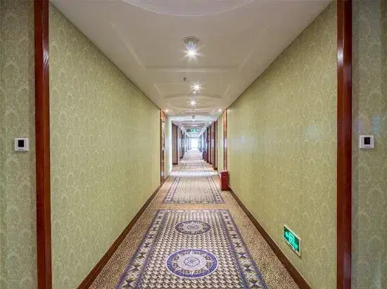 Шэньчжэнь: Vienna Hotel(Shenzhen Pingshan High-speed Rail Station & Pingshanwei Metro Station)