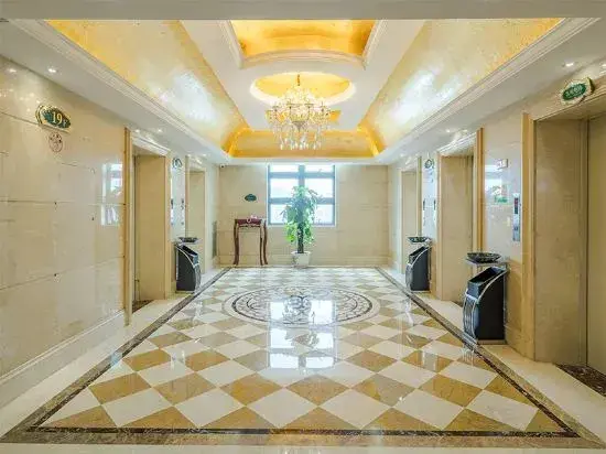 Шэньчжэнь: Vienna Hotel(Shenzhen Pingshan High-speed Rail Station & Pingshanwei Metro Station)