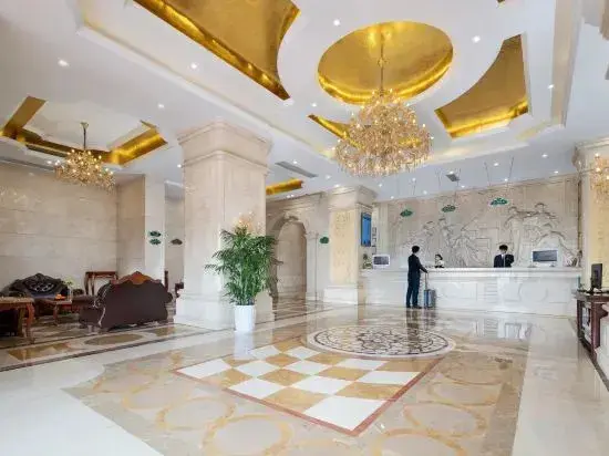 Шэньчжэнь: Vienna Hotel(Shenzhen Pingshan High-speed Rail Station & Pingshanwei Metro Station)