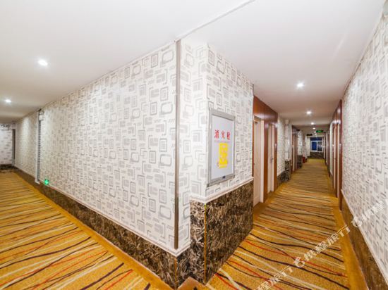 Фучжоу: Fujing Business Hotel