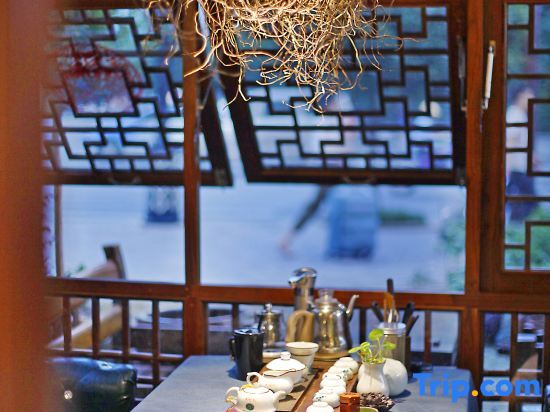 Чжанцзяцзе: No. 106 Guihua Road Inn