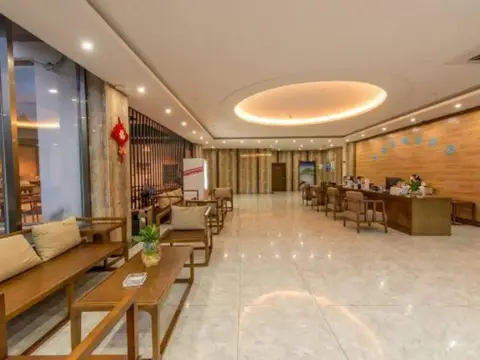 Weizhou Island - HeChenghaijing Hotel (Weizhou Island Shell Beach Branch) — фото 1