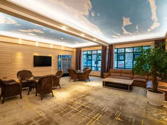 Лакси: Luxi Redwood Hotel (Luxi Bus Station Branch)