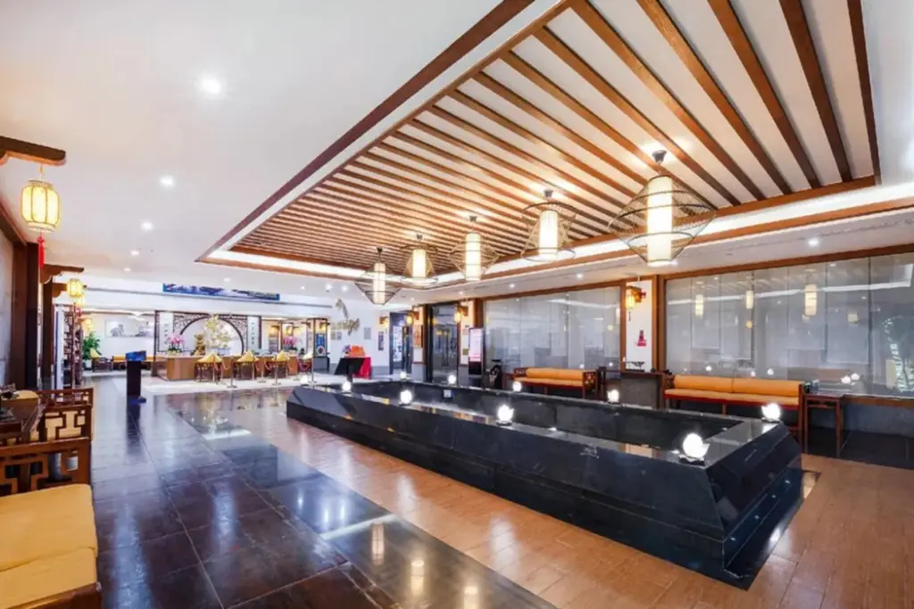 Хейан: Heyuan Bavarian Manor Argyle Resort & Austere Bodhi Hotel