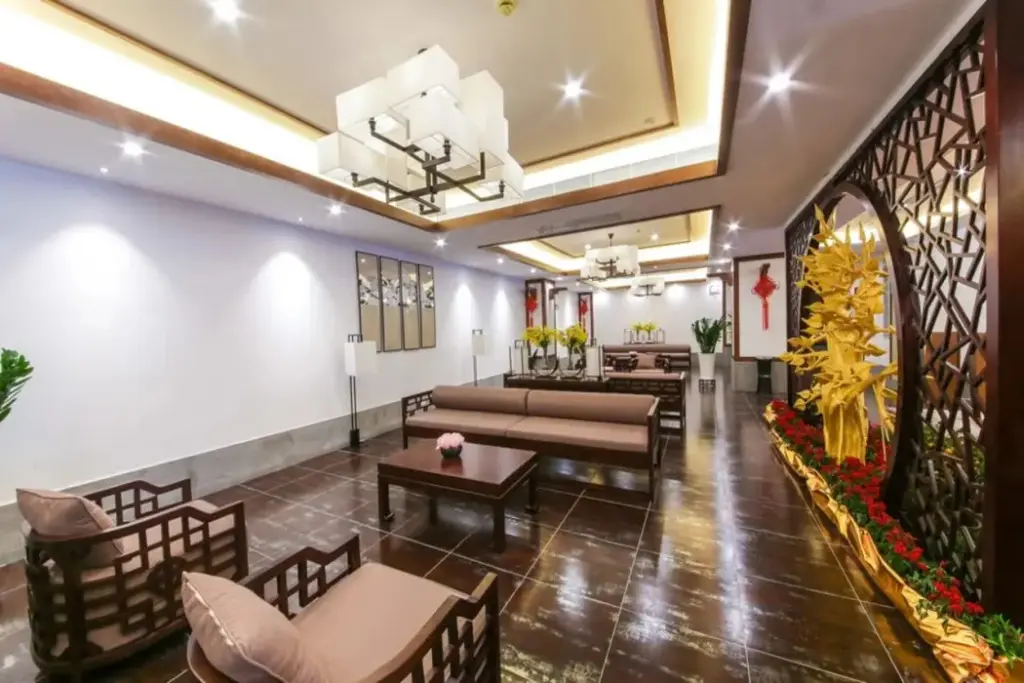 Хейан: Heyuan Bavarian Manor Argyle Resort & Austere Bodhi Hotel
