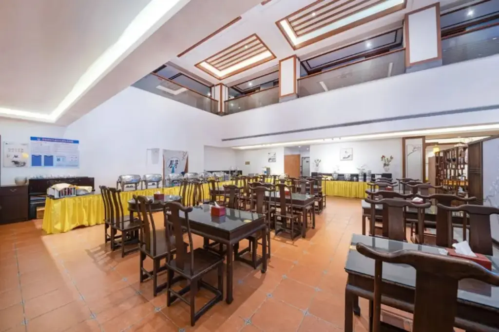 Хейан: Heyuan Bavarian Manor Argyle Resort & Austere Bodhi Hotel