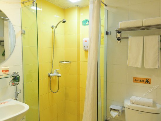 Санья: Home Inn Sanya Jiefang Road Number Three Mingzhu Plaza