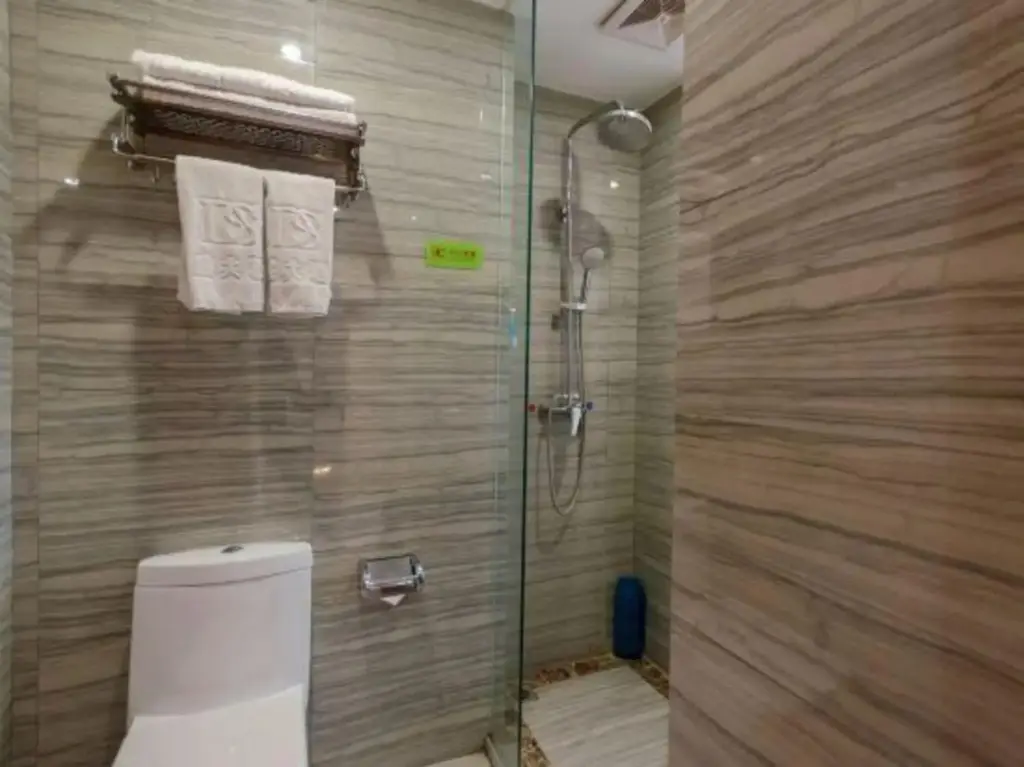 Шиянь: Dongsheng Hotel