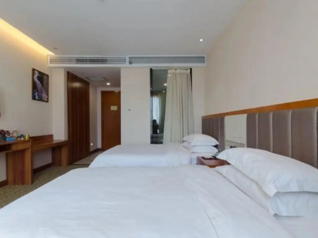 Шиянь: Dongsheng Hotel