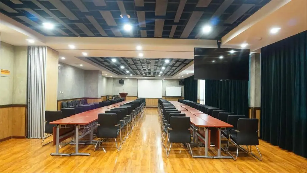 Тяньцзинь: Nostalgia Hotel（Tianjin Binhai Tanggu）