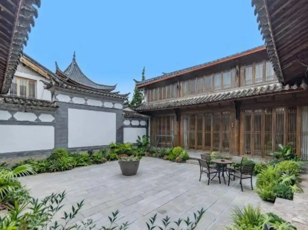 Лицзян: Qinghuandu Jianfa Inn (Lijiang Ancient City Mufu Branch)