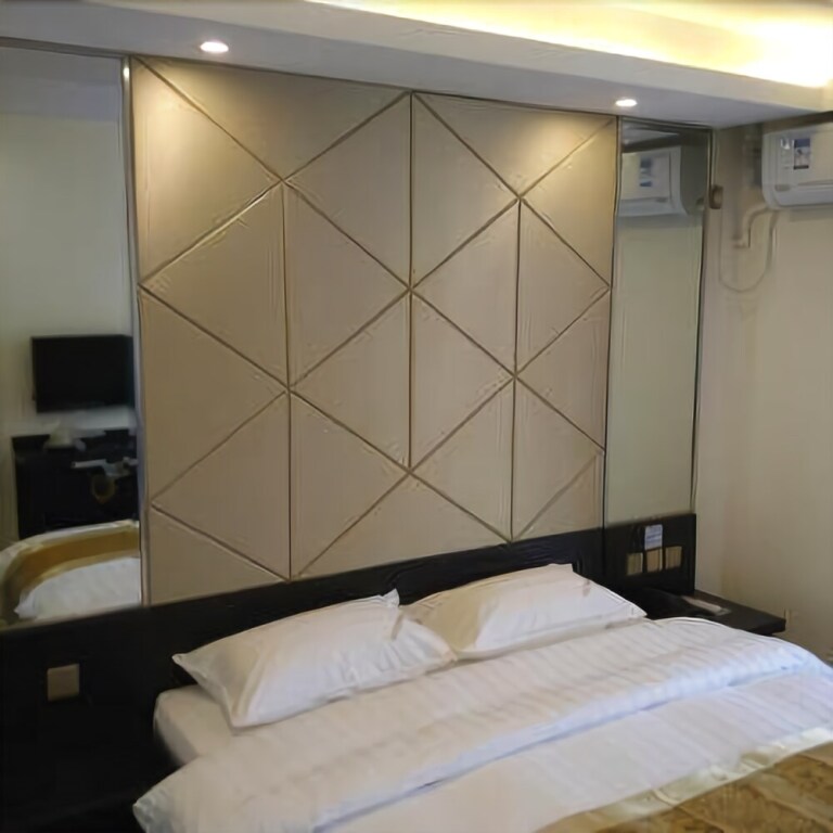 Шанхай: Fast 109 Hotel Chain Shanghai Baoshan Road Metro Station