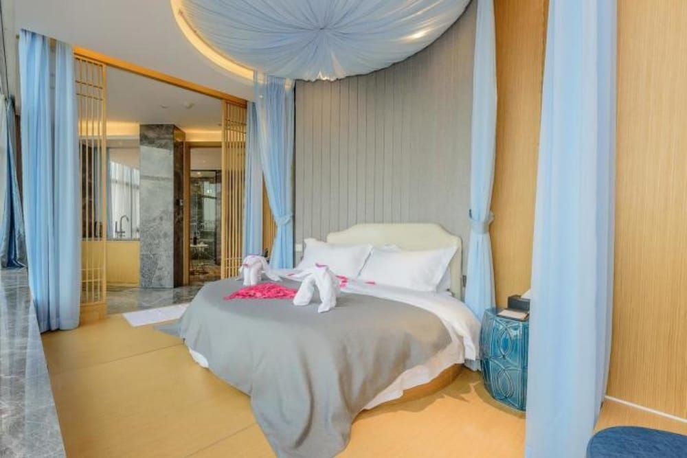 Гуйлинь: GangShe Rooftop View Hotel l (Guilin Two Rivers And Four Lakes Elephant Trunk Hill)
