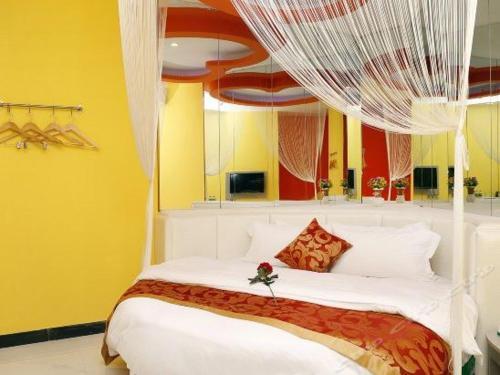 Шэньчжэнь: Dingyue Fashion Chain Hostel (Shenzhen Caopu) (Unavailable)