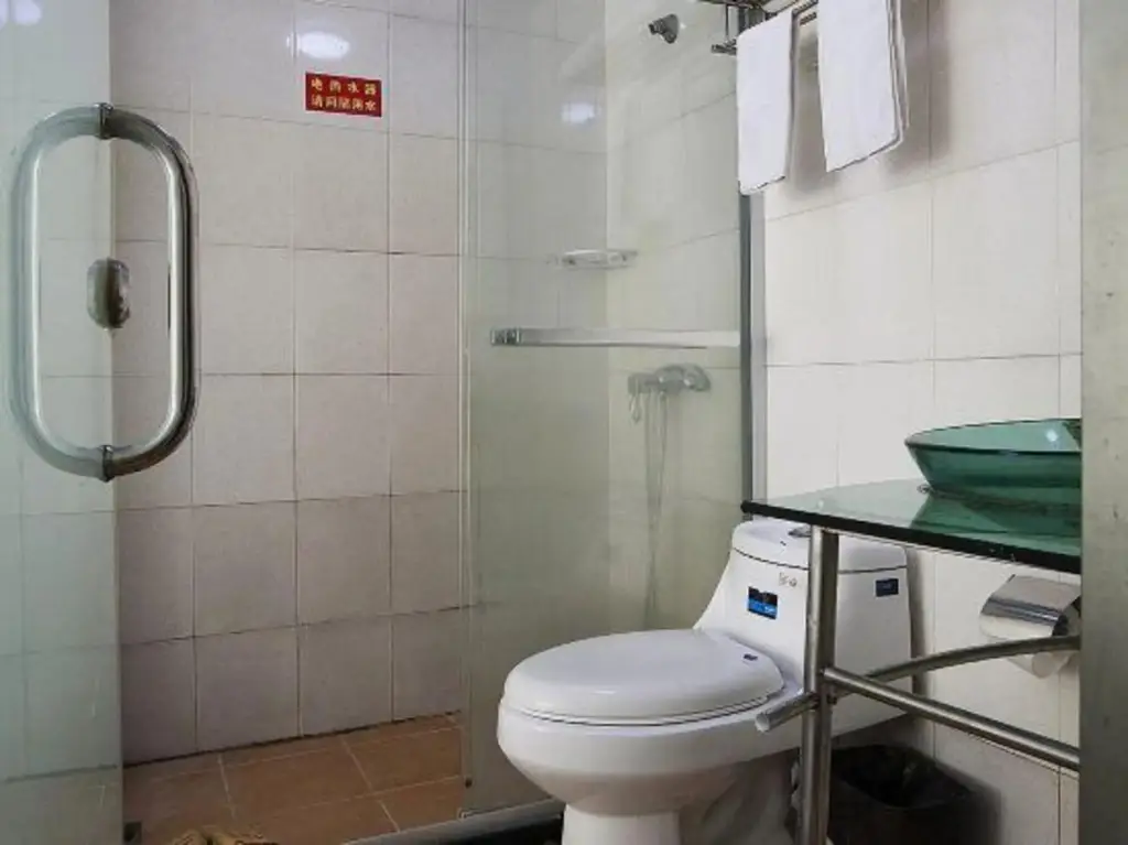 Шанхай: 100 Inn Liangpin Hotel (Shanghai Deping Road Subway Station)