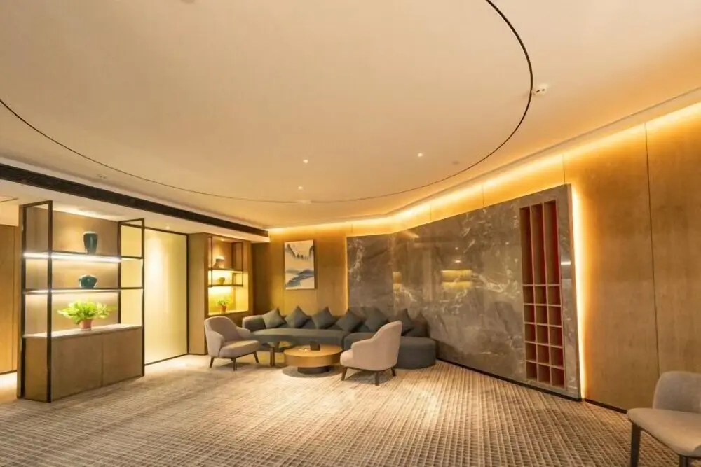 Юэян: Huarong Hongfa International Hotel (People's Square)