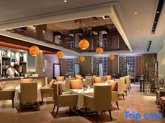 Юэян: Huarong Hongfa International Hotel (People's Square)