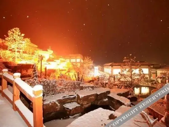 Цзаочжуан: Xiantanshan Hot Spring Town