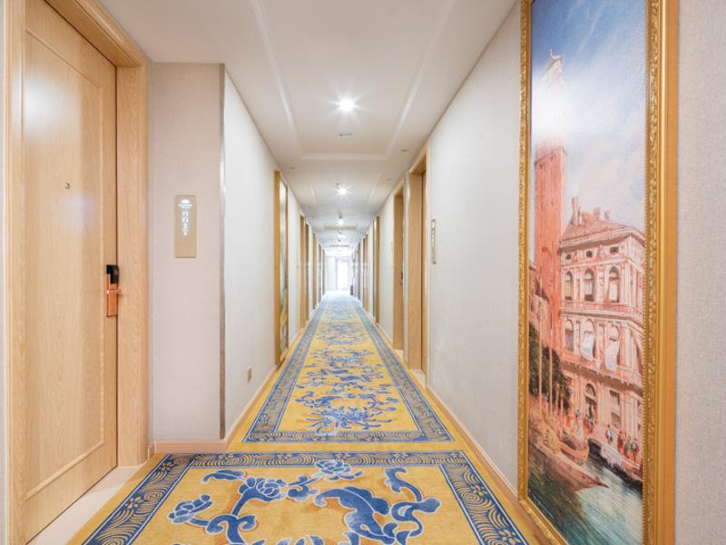 Хэчи: Vienna Hotel Guangxi Hechi Jinchengjiang Baima Street