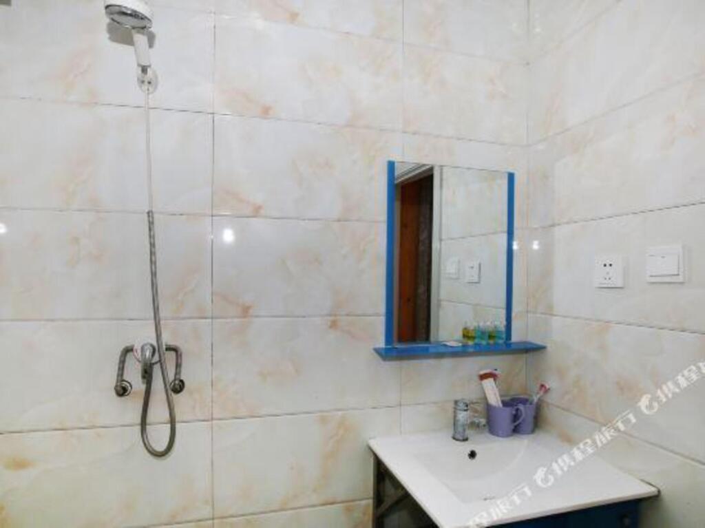 Циндао: Youjia Hotel