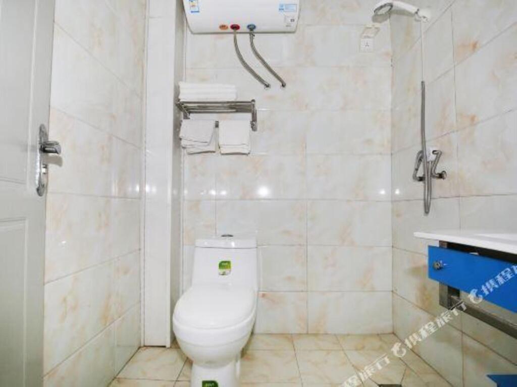 Циндао: Youjia Hotel