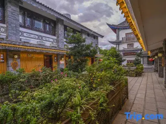 Дали: Floral Hotel Dali Honglongjing Junrui