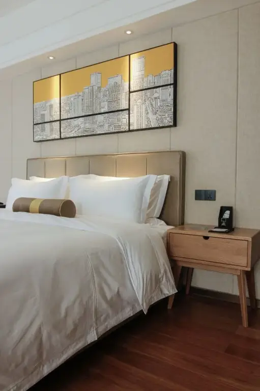 Чэнду: Your Moving Hotel