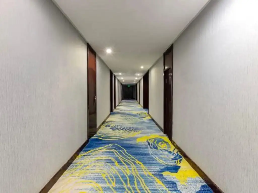 Zhenyu Hotel — фото 1