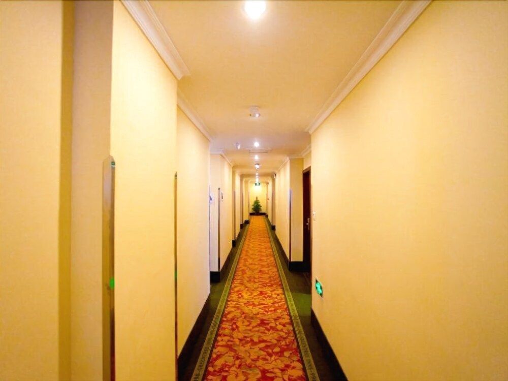 Нинбо: GreenTree Inn Zhejiang Ningbo Dongqian Lake Yinxian Avenue North Mozhi Road Business Hotel