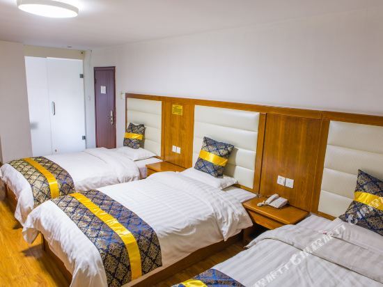 Чанша: Jiajia Holiday Hotel (Women's College Desiqin City Plaza Branch)