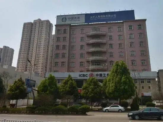 Qujing Yishi Yihe Hotel (Cuifeng Road, Qilin District) — фото 1