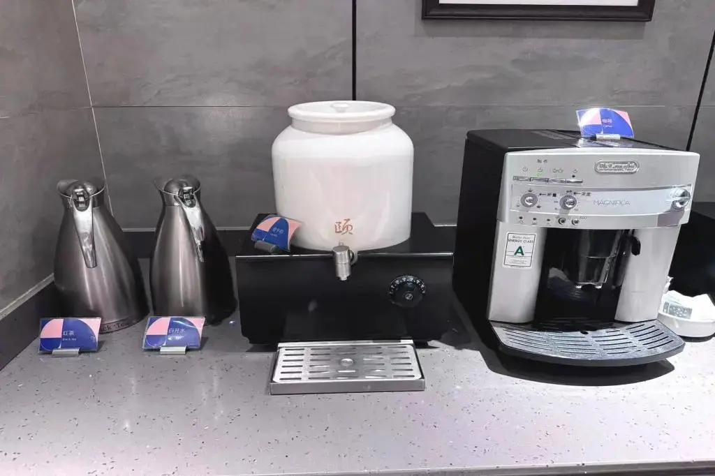 Шанхай: Yitel Hotel (Shanghai Lujiazui Financial District Fangdian Road Subway Station Branch)