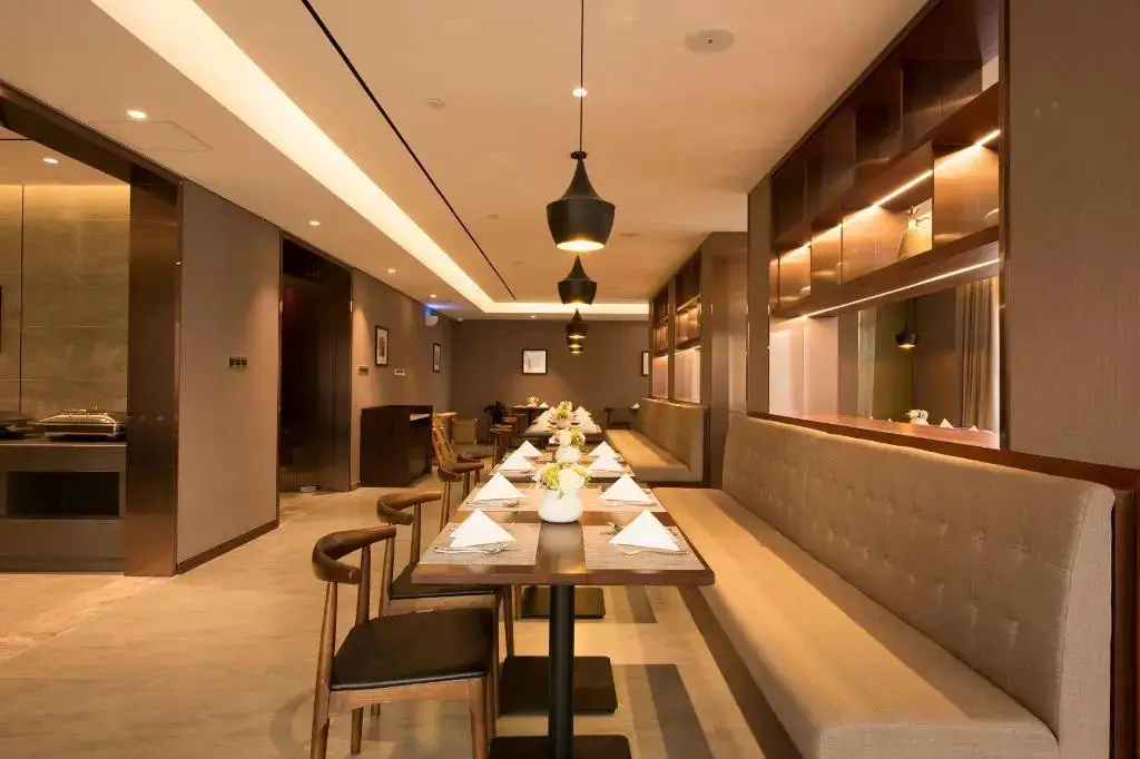 Шанхай: Yitel Hotel (Shanghai Lujiazui Financial District Fangdian Road Subway Station Branch)