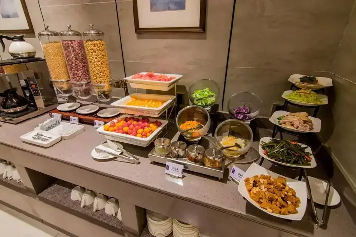 Шанхай: Yitel Hotel (Shanghai Lujiazui Financial District Fangdian Road Subway Station Branch)