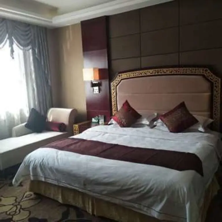 Цзюцюань: Rong Jin Zhou Hai Hotel