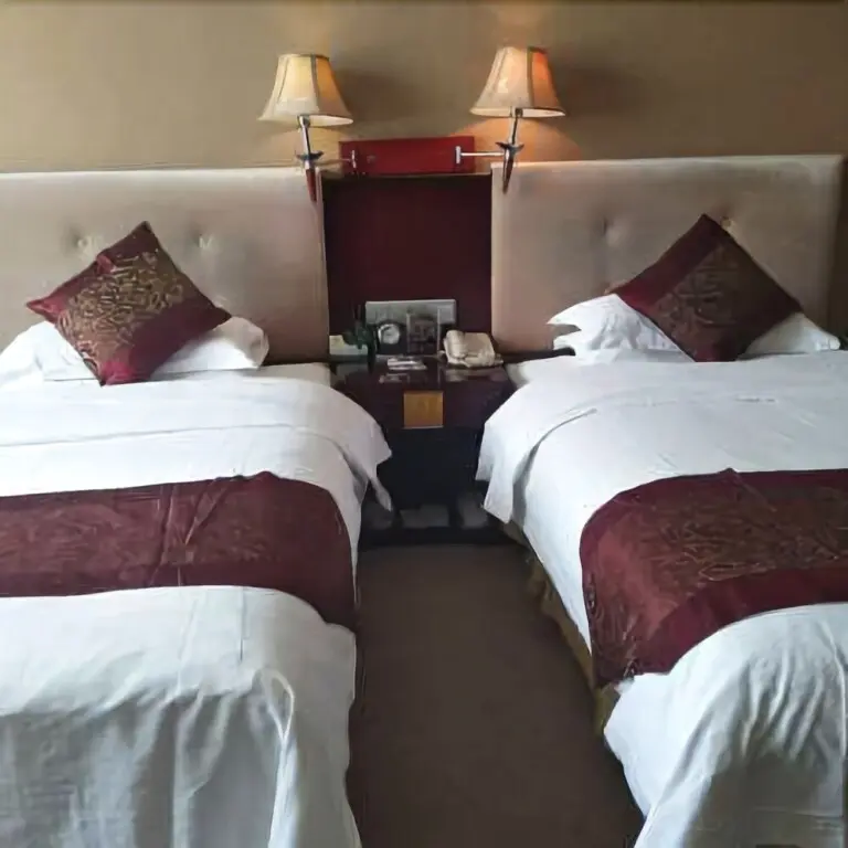 Цзюцюань: Rong Jin Zhou Hai Hotel