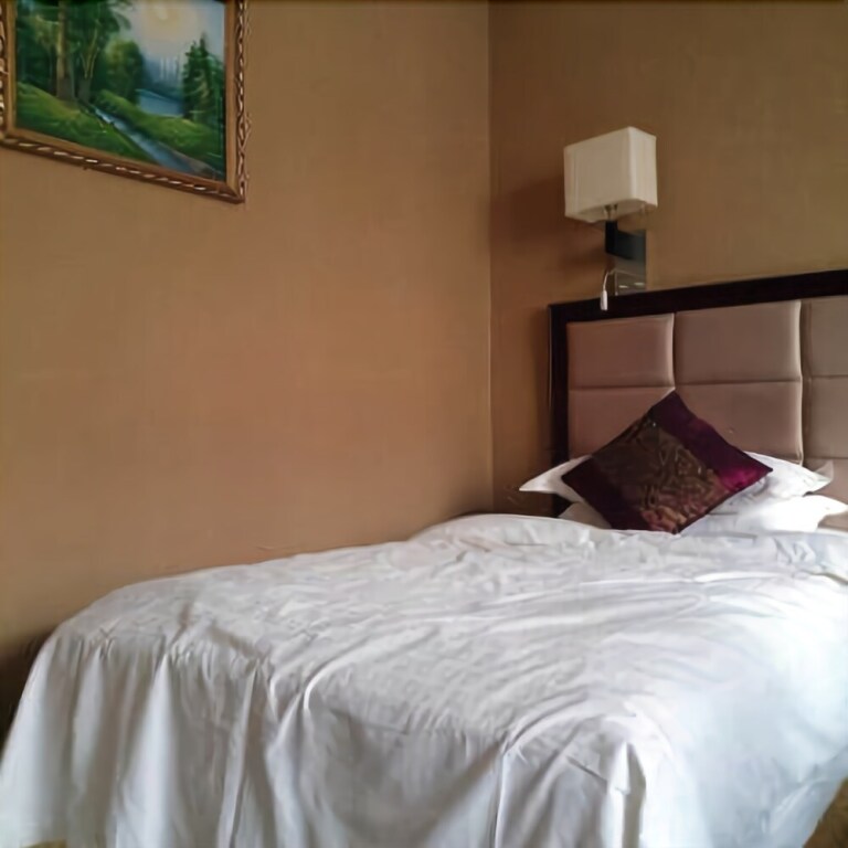 Цзюцюань: Rong Jin Zhou Hai Hotel