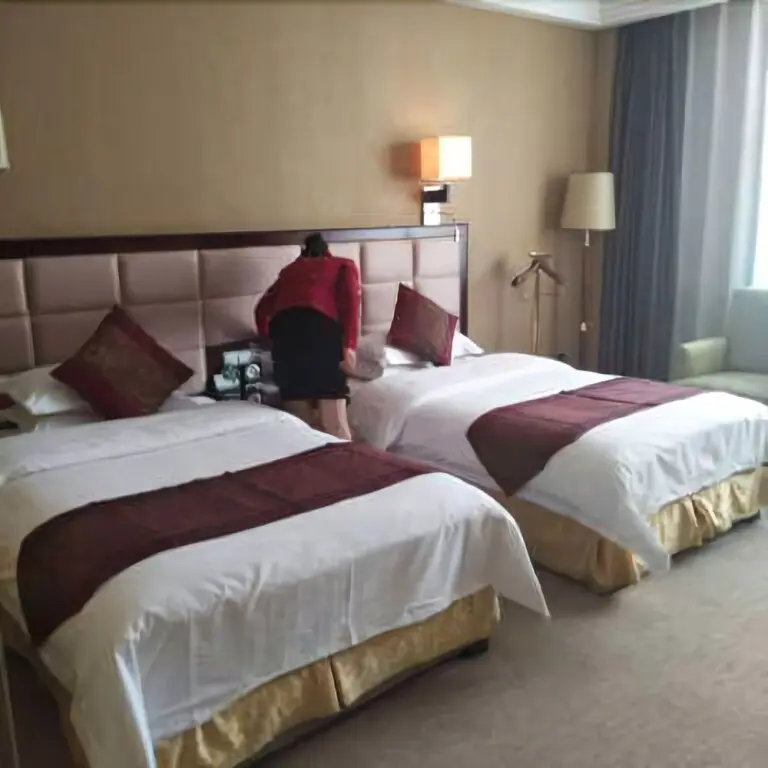 Цзюцюань: Rong Jin Zhou Hai Hotel