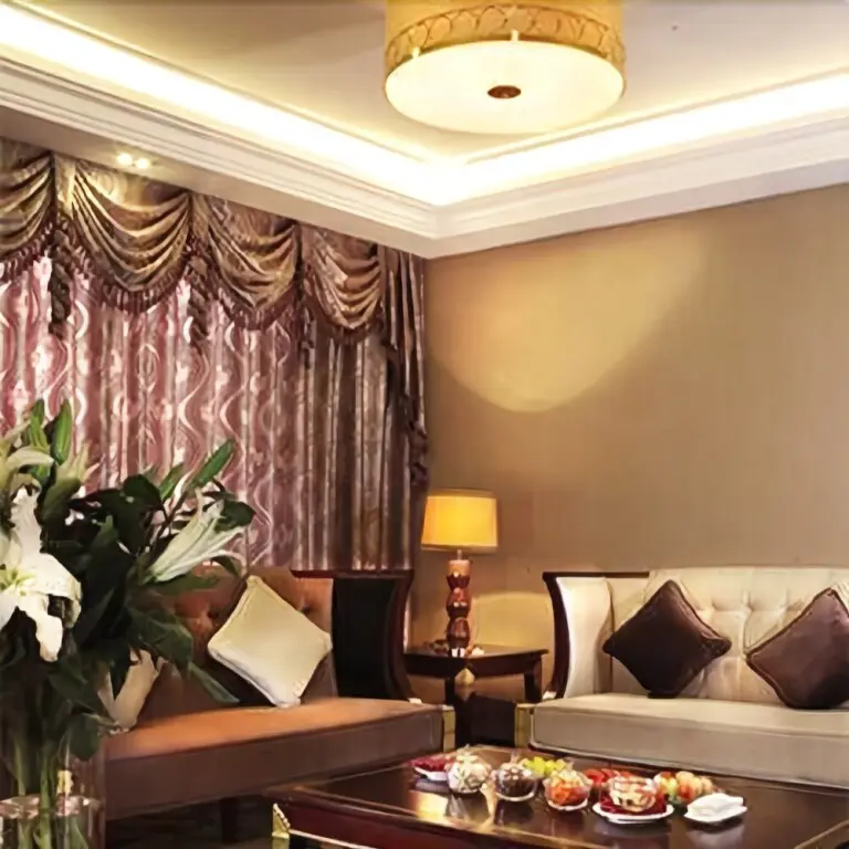 Цзюцюань: Rong Jin Zhou Hai Hotel