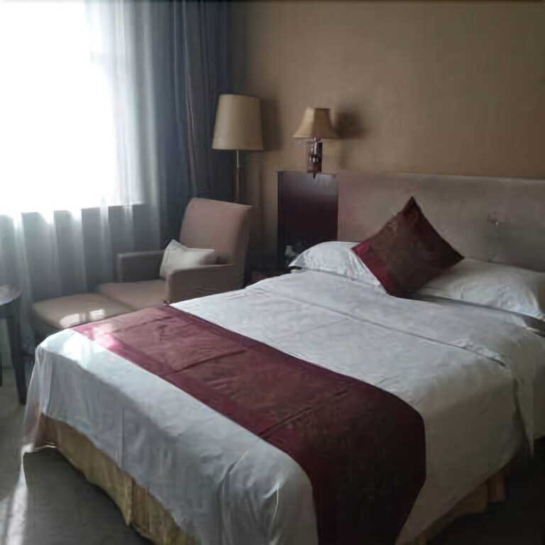 Цзюцюань: Rong Jin Zhou Hai Hotel