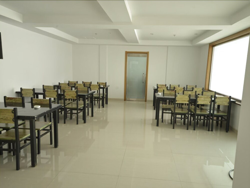 Тяньцзинь: Vatica Tianjin Five Avenues Foreign College Hotel