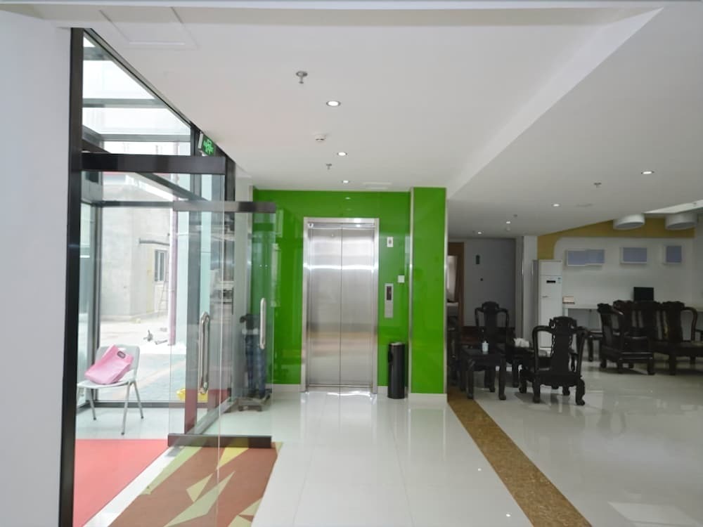 Тяньцзинь: Vatica Tianjin Five Avenues Foreign College Hotel