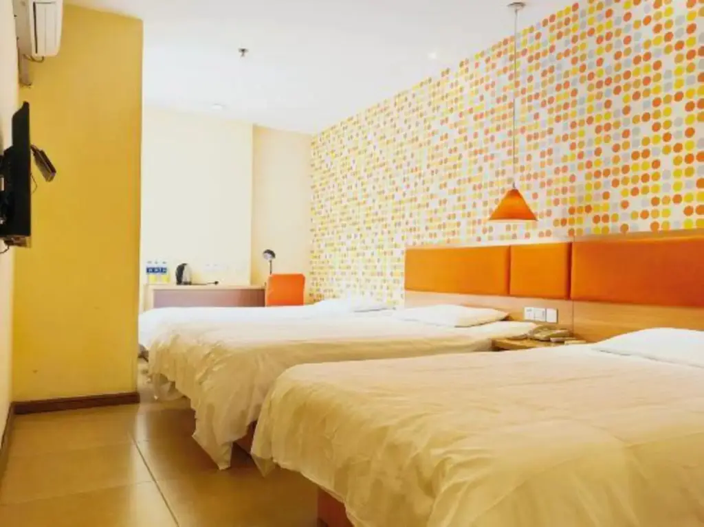 Хулудао: Homeinn Pebble Hotel (Huludao Passenger Terminal)