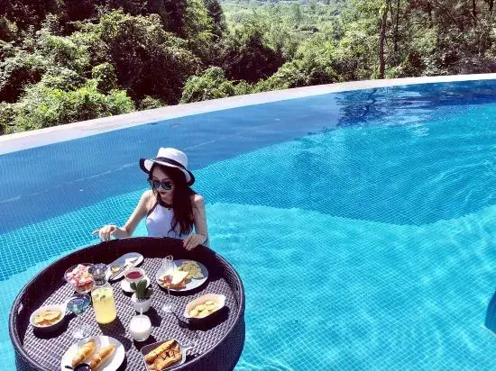 Яншо: Yangshuo shulin listen to rain · Net red ranch hotel