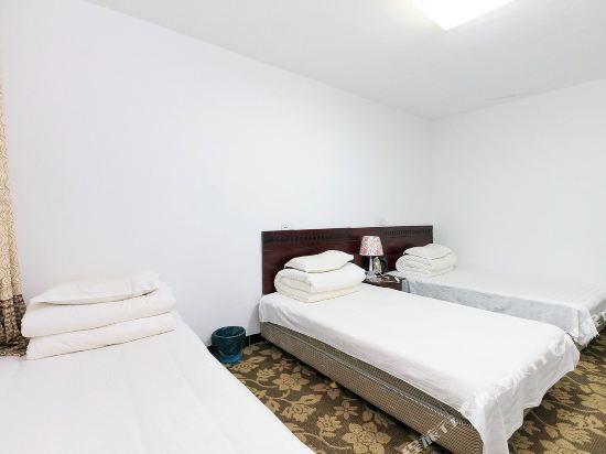 Quiet Mountain Peaceful Voyage Tourist Hotel — фото 1