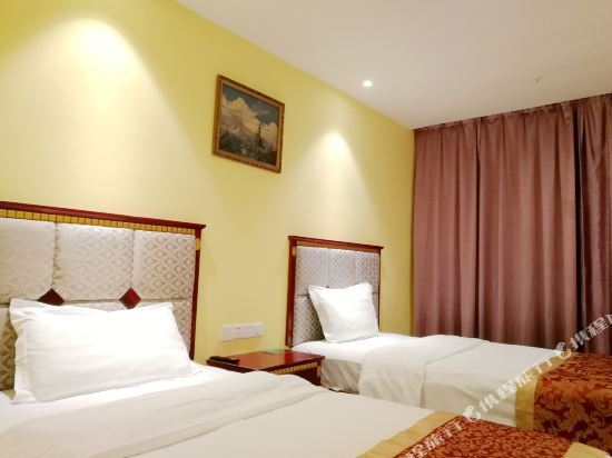 Чунцин: Chongqing Dongqiu Hotel (Niu Kok Tau MTR Station Shop, Sheung Ching Temple)